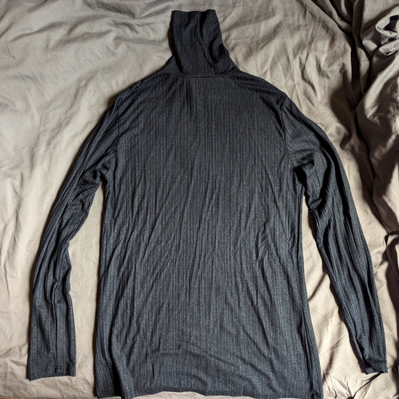 Joe Fresh Size L Turtleneck shimmery black - Picture 1 of 2